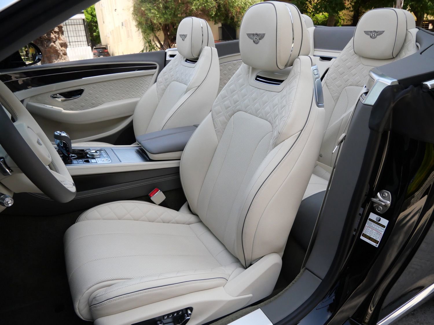 Used 2023 Bentley Continental GT Azure AWD/4WD image 18