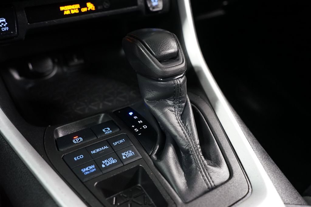 Certified 2022 Toyota RAV4 LE image 20