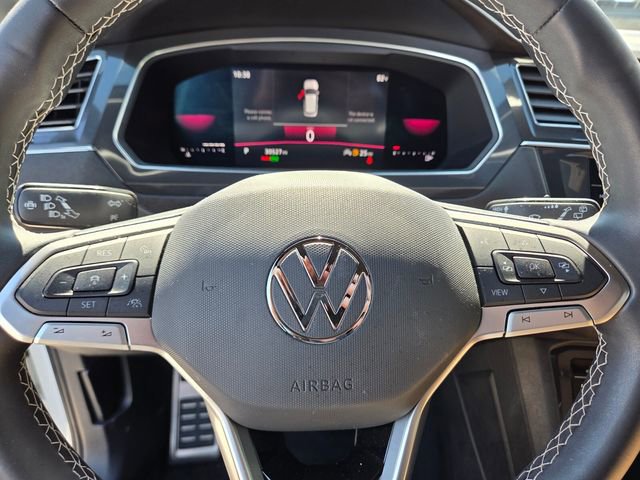 Used 2023 Volkswagen Tiguan SE R-Line image 18