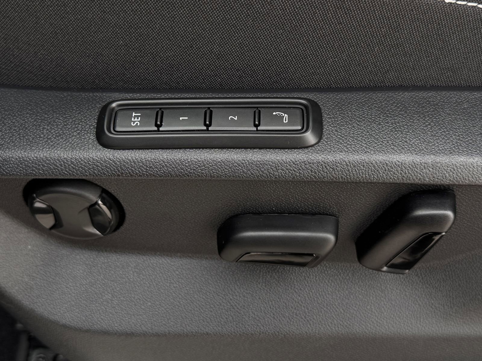 New 2026 Volkswagen Atlas SEL Premium R-Line image 25