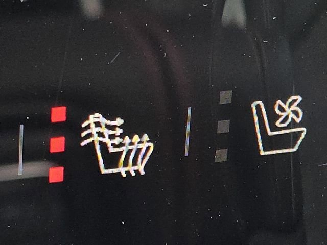 New 2025 GMC Yukon AT4 Ultimate w/ LPO, Floor Liner Package image 8