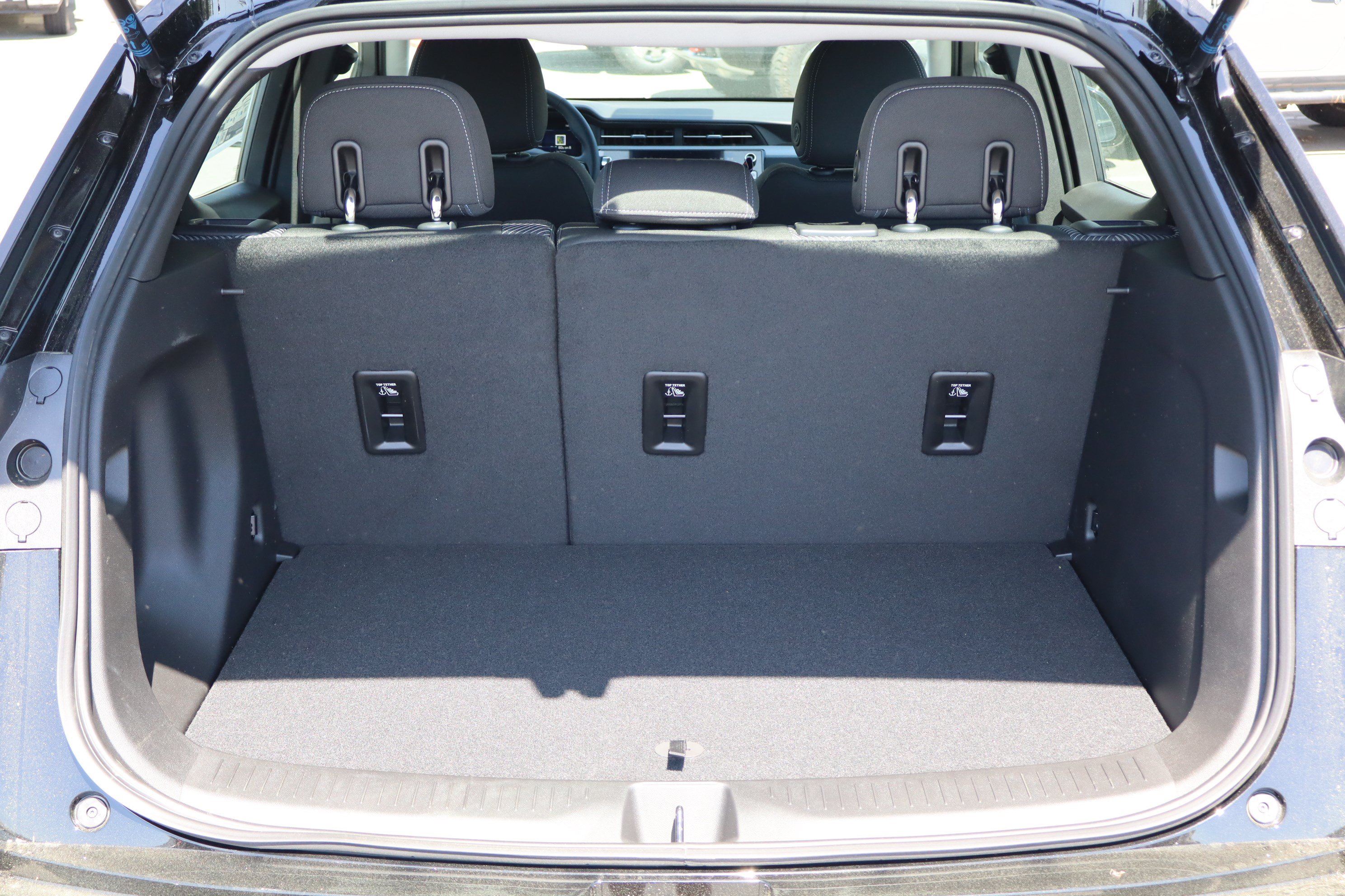 New 2027 Chevrolet Bolt LT w/ Comfort Package FWD image 21