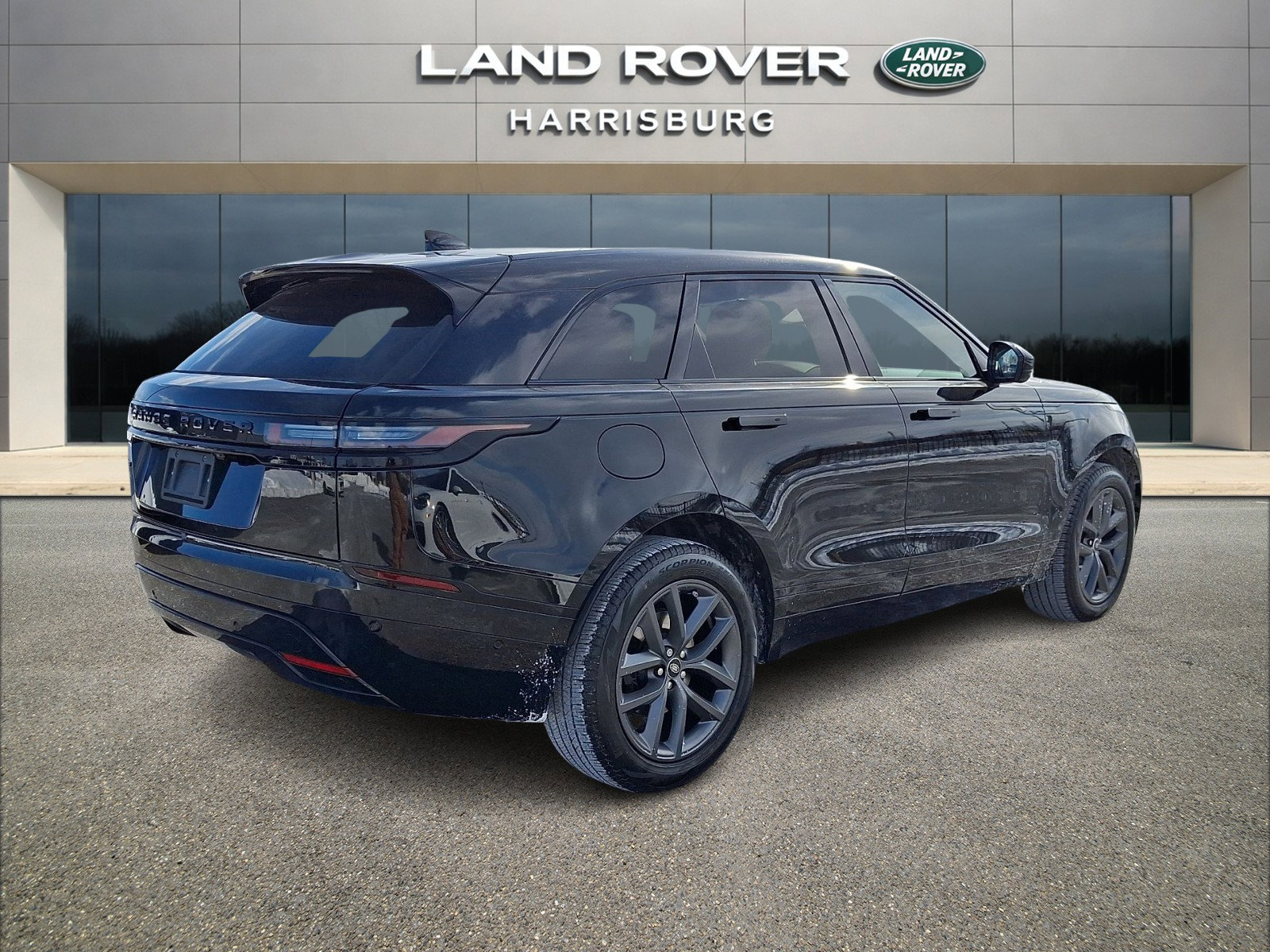 Used 2026 Land Rover Range Rover Velar Dynamic SE image 4
