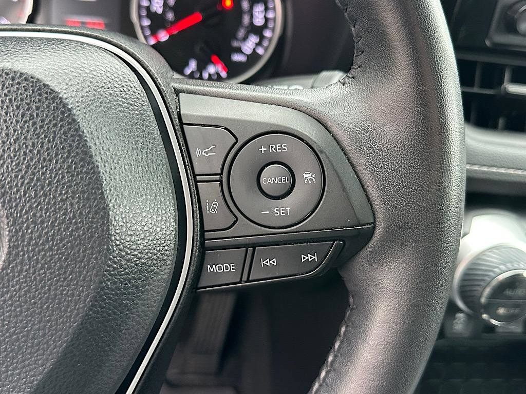 Certified 2022 Toyota RAV4 XLE w/ Convenience Package AWD/4WD image 21