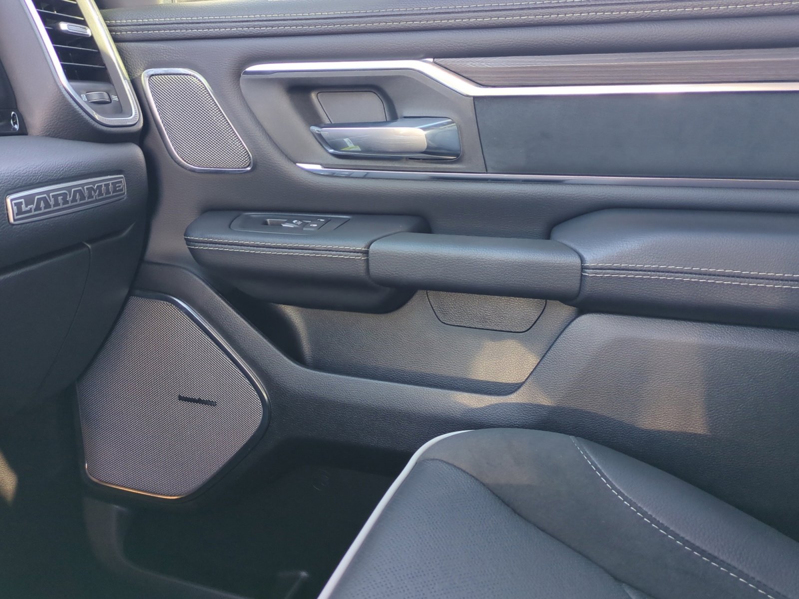 New 2026 RAM 1500 Laramie w/ Night Edition AWD/4WD image 16