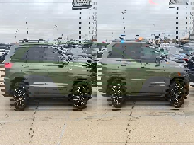 Used 2020 Jeep Grand Cherokee Trailhawk w/ Trailhawk Luxury Group