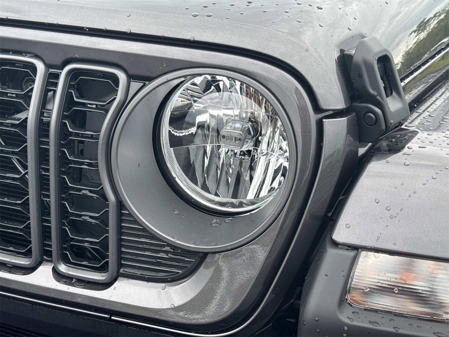 New 2025 Jeep Gladiator Sport image 10