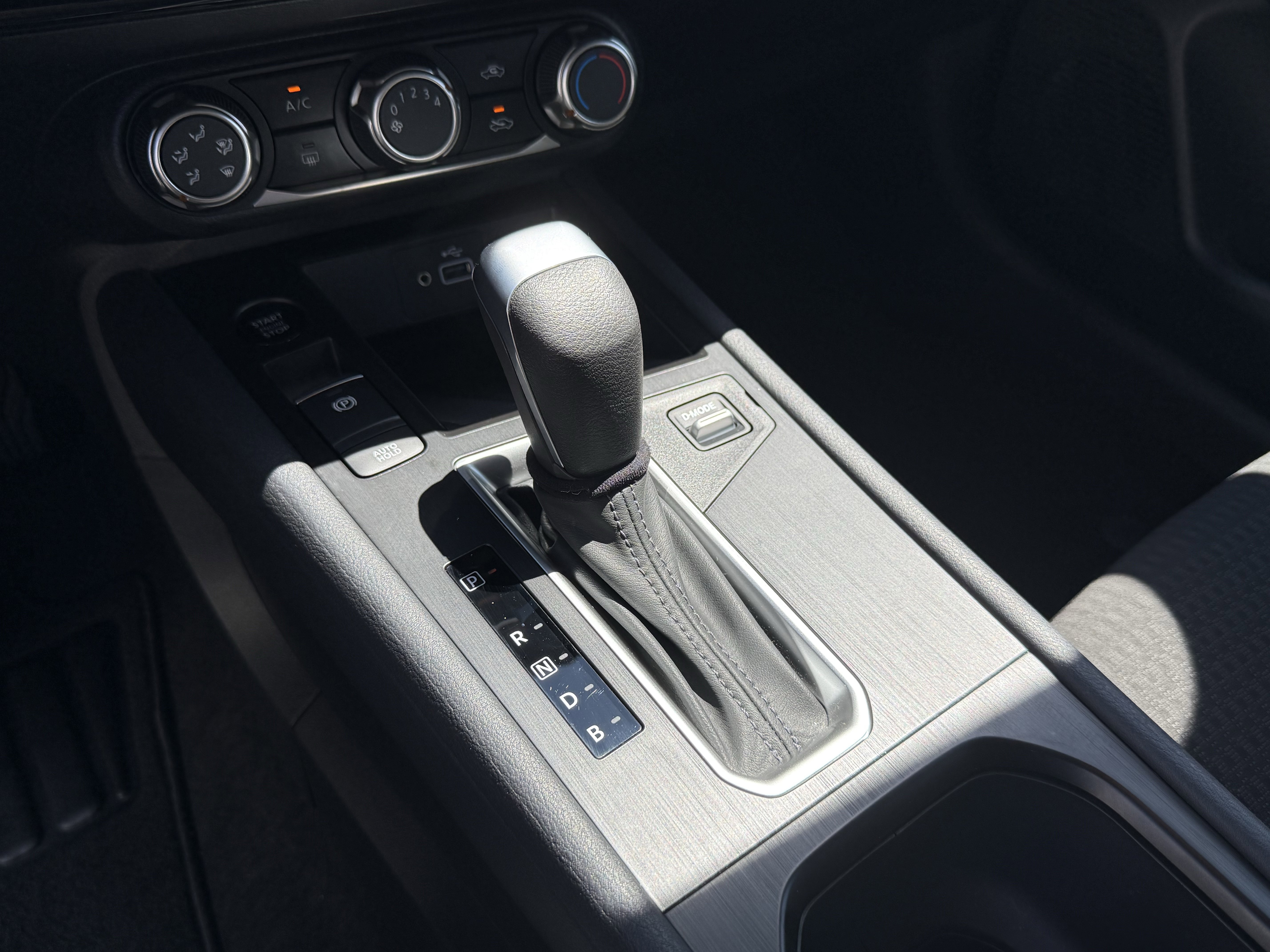 Used 2025 Nissan Kicks S image 23