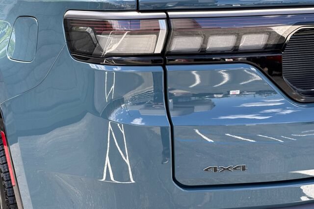 New 2026 Jeep Grand Wagoneer Limited AWD/4WD image 25
