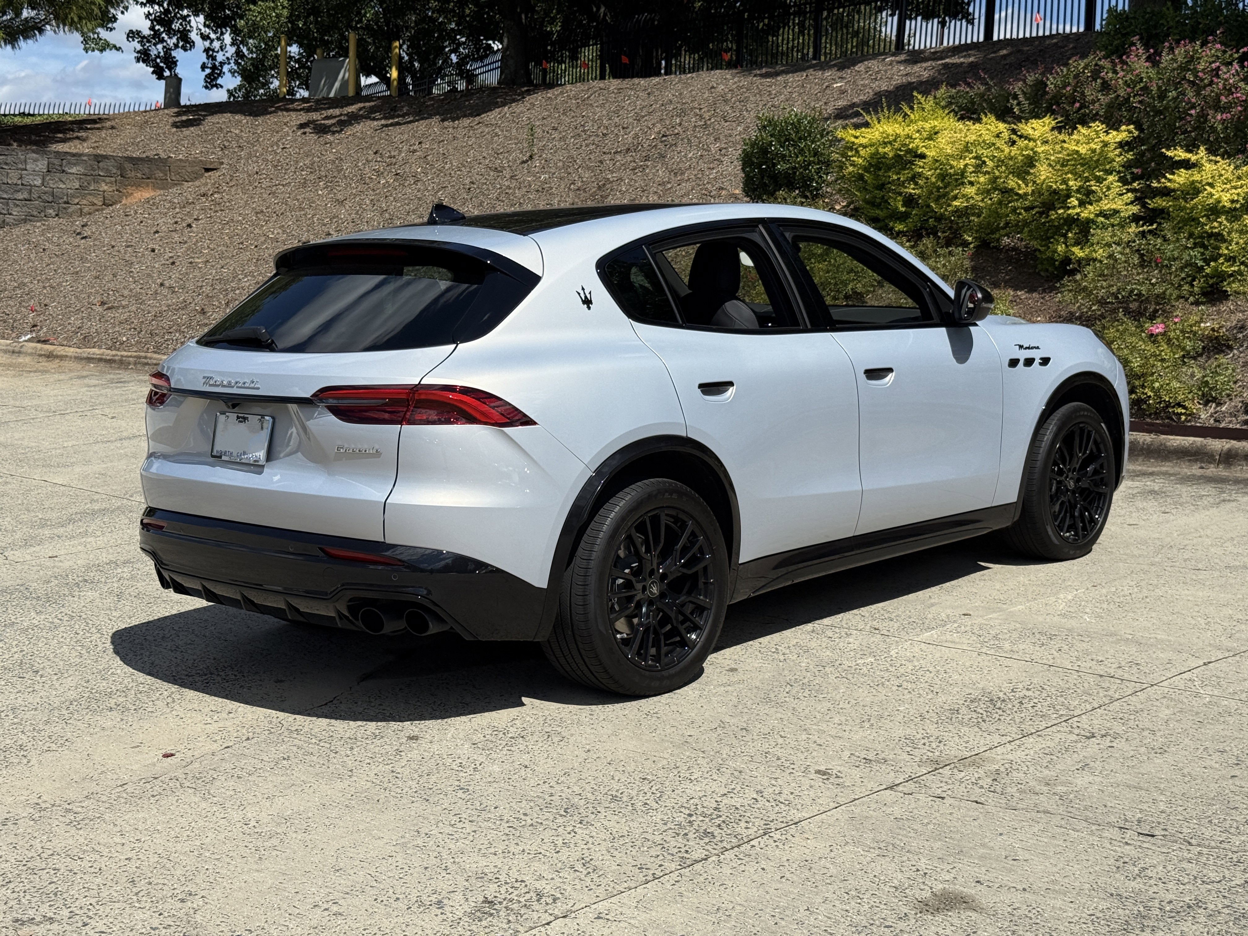 Certified 2025 Maserati Grecale Modena image 3