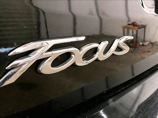 Used 2015 Ford Focus SE w/ SE Sport Package FWD image 14