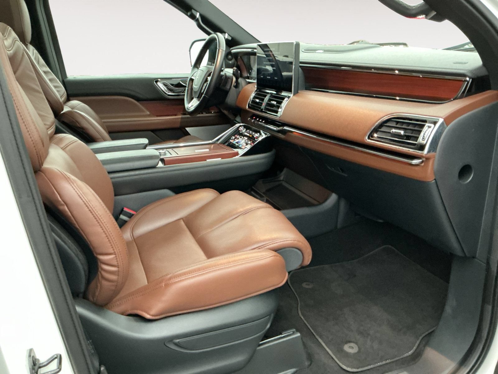 Used 2022 Lincoln Navigator Reserve AWD/4WD image 14
