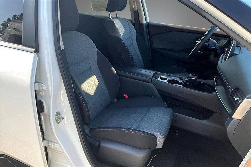 Certified 2023 Nissan Rogue SV AWD/4WD image 28