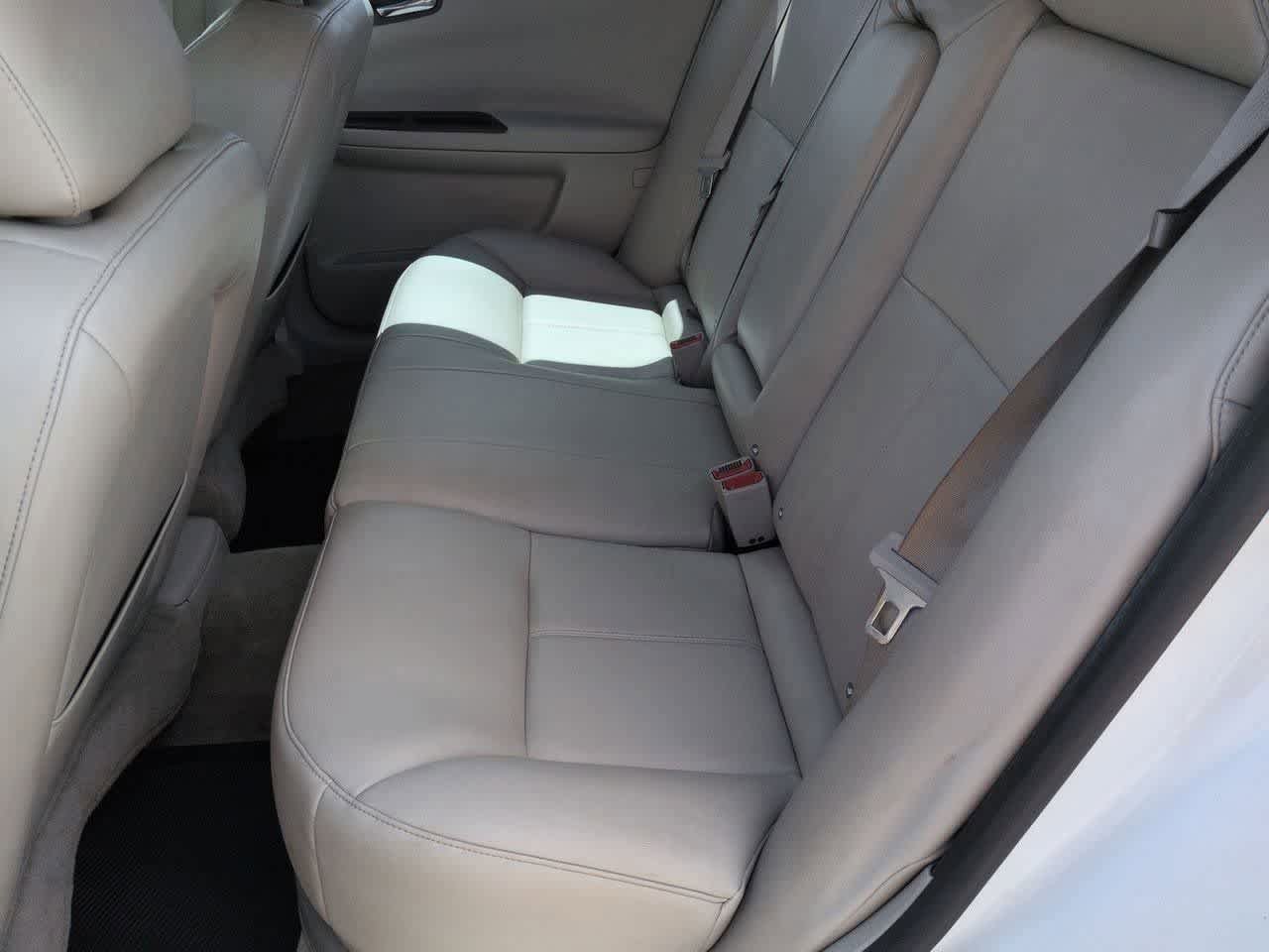 Used 2013 Chevrolet Impala LTZ FWD image 19