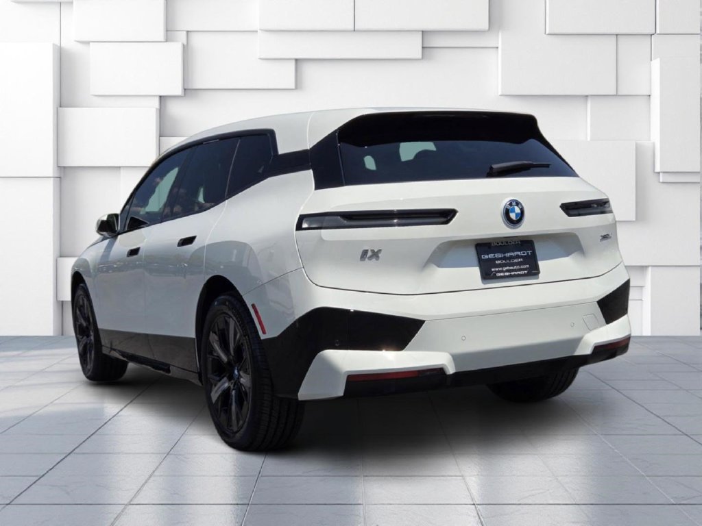 Certified 2024 BMW iX xDrive50 w/ Sport Package AWD/4WD image 6