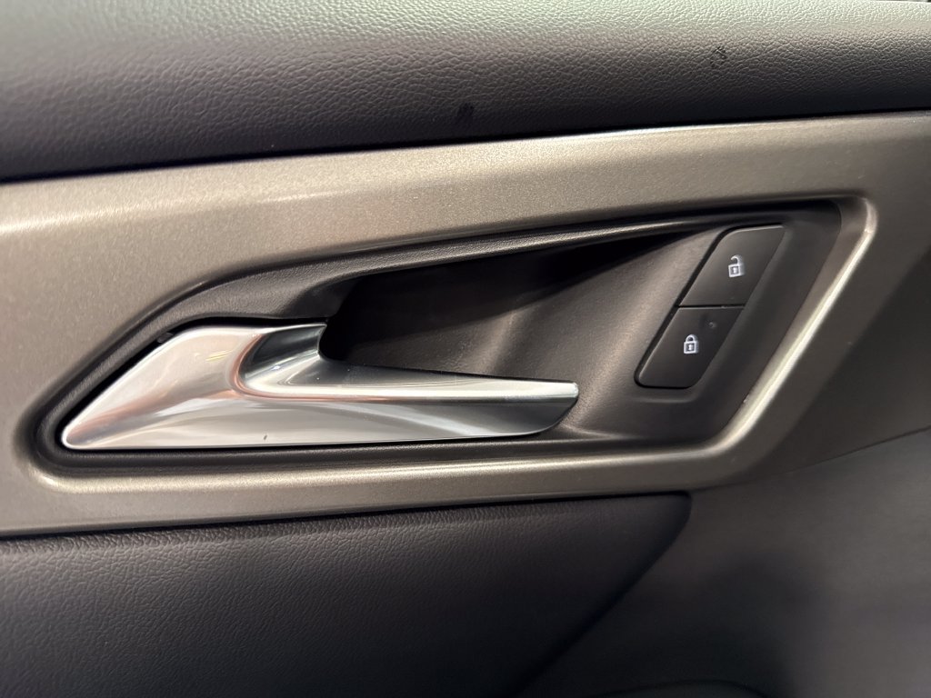 New 2027 Chevrolet Traverse LT w/ Driver Confidence Package FWD image 25
