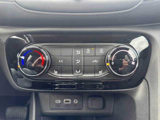 Used 2023 Buick Encore GX Preferred w/ Cold Weather Comfort Package image 18