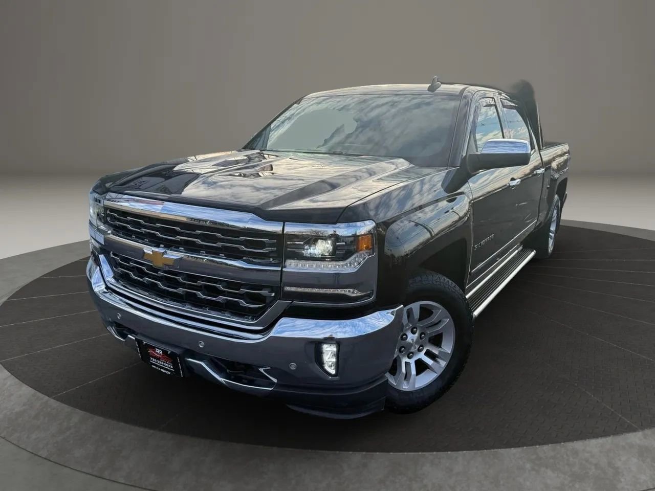 Used 2017 Chevrolet Silverado 1500 LTZ w/ LTZ Plus Package image 2