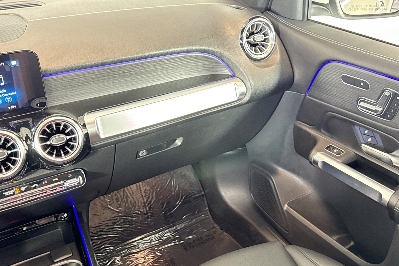 Certified 2023 Mercedes-Benz GLB 250 w/ Premium Package image 21