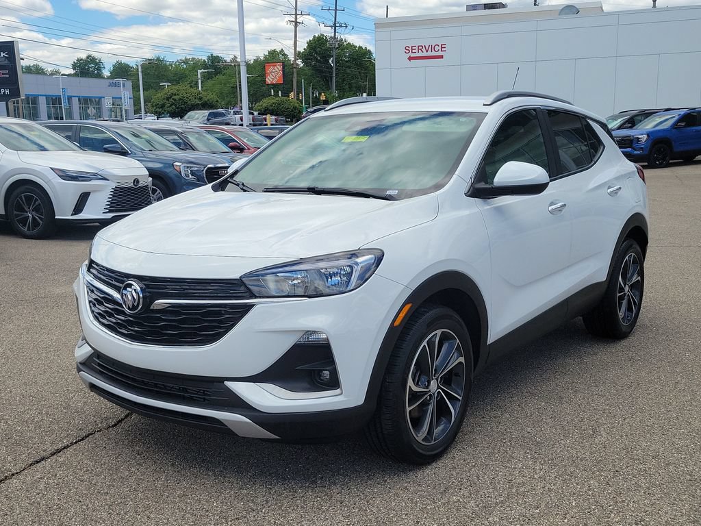 Used 2023 Buick Encore GX Select FWD image 2