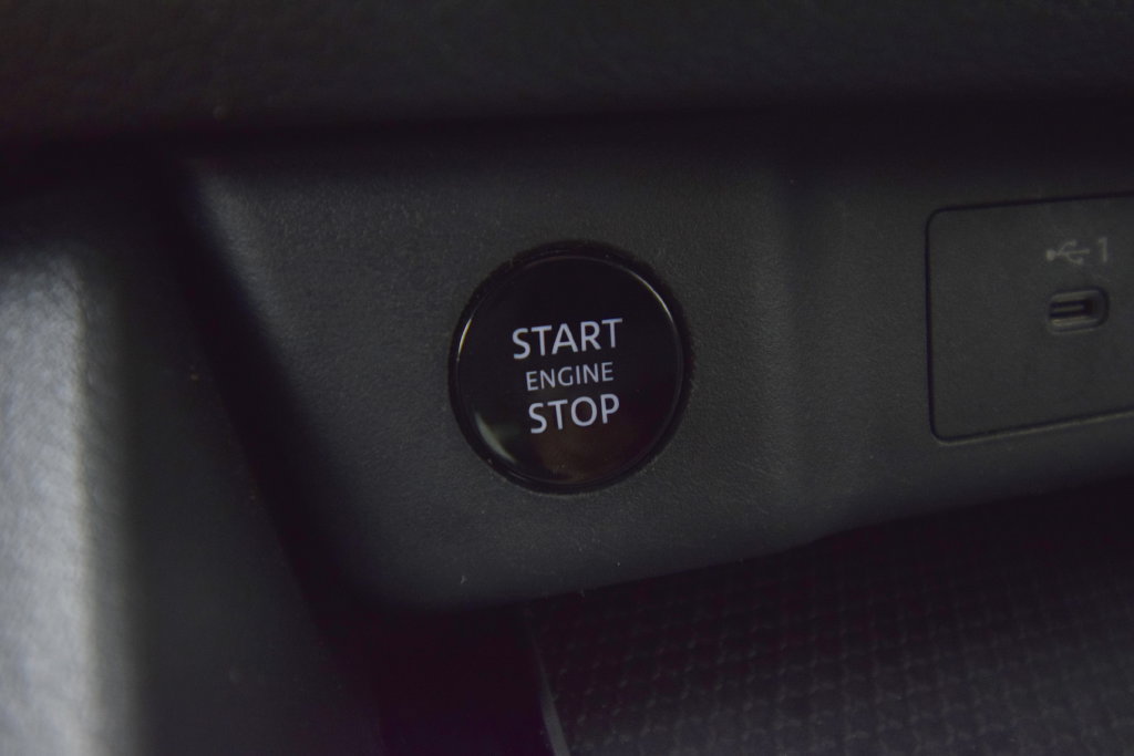 Used 2025 Nissan Rogue SV AWD/4WD image 31
