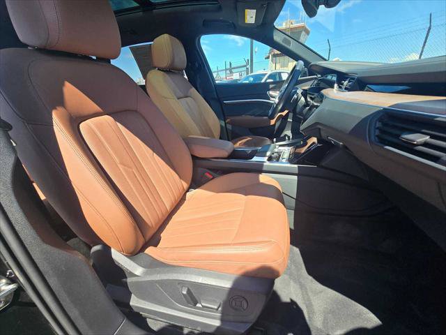 Used 2024 Audi Q8 e-tron Premium Plus AWD/4WD image 10