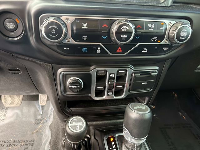 Used 2023 Jeep Wrangler Unlimited Sahara AWD/4WD image 25