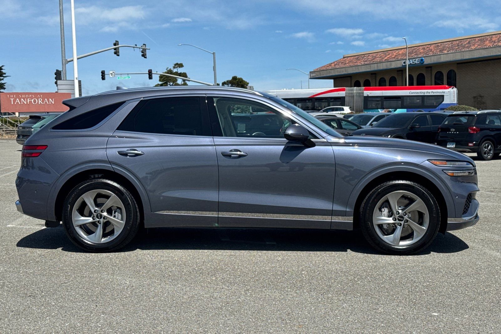 New 2026 Genesis GV70 2.5T Advanced w/ G1 Accessory Package AWD/4WD image 3