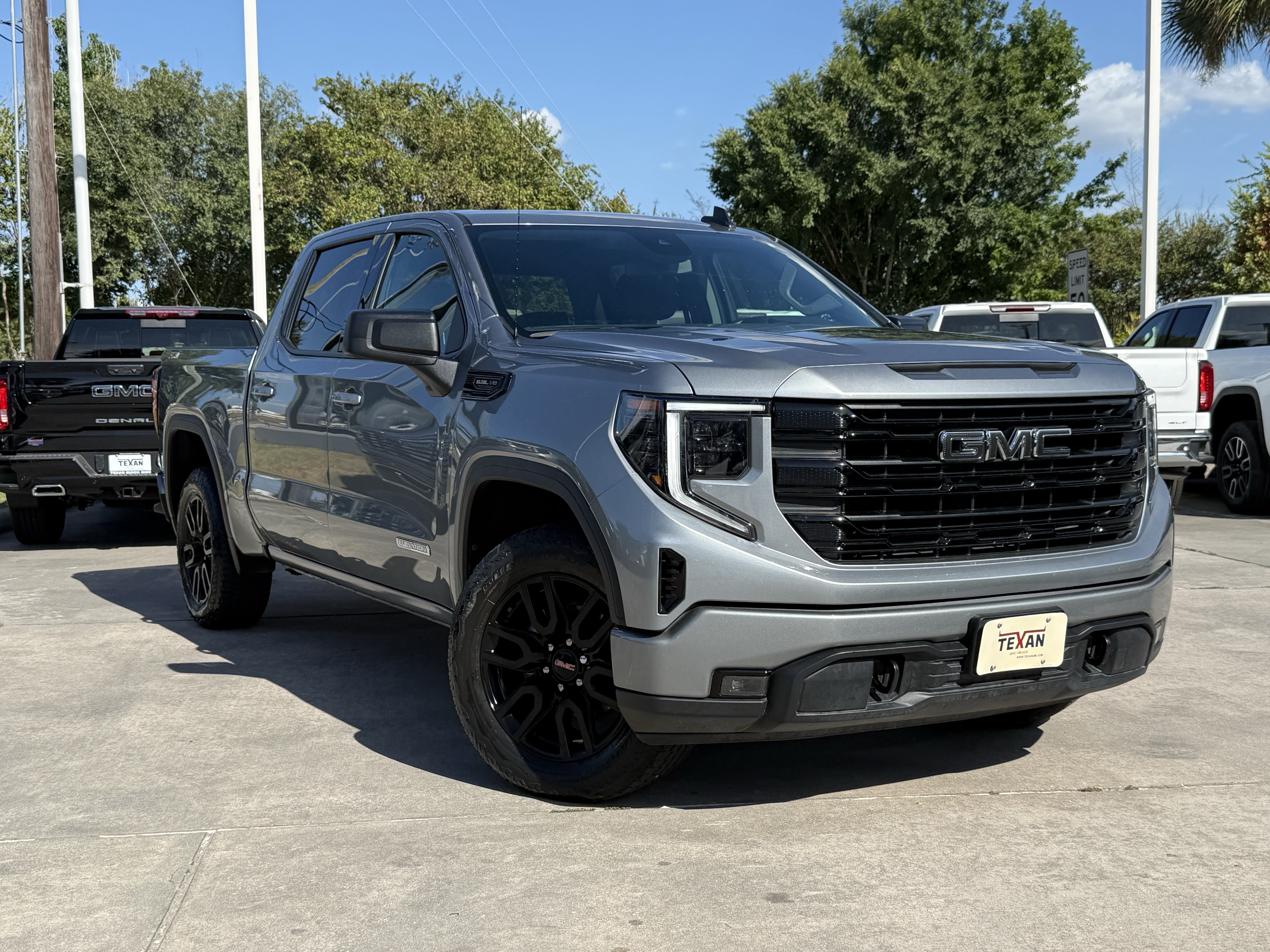 Used 2024 GMC Sierra 1500 Elevation w/ X31 Off-Road Package AWD/4WD image 2