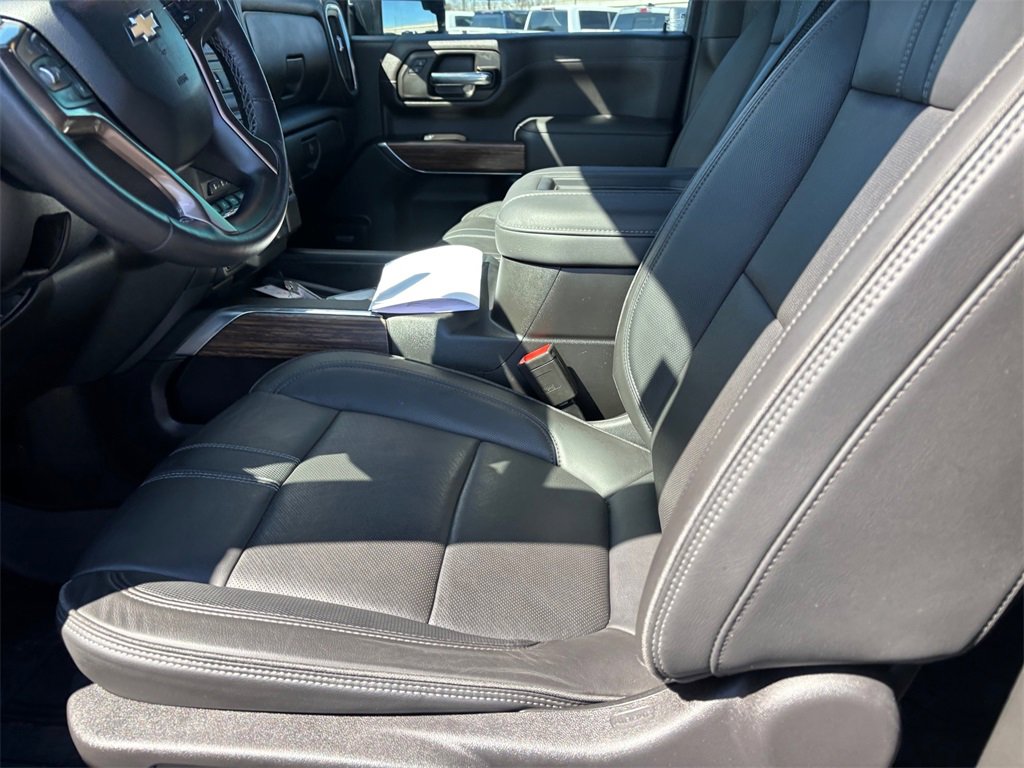 Certified 2022 Chevrolet Silverado 2500 High Country w/ Safety Package II image 7