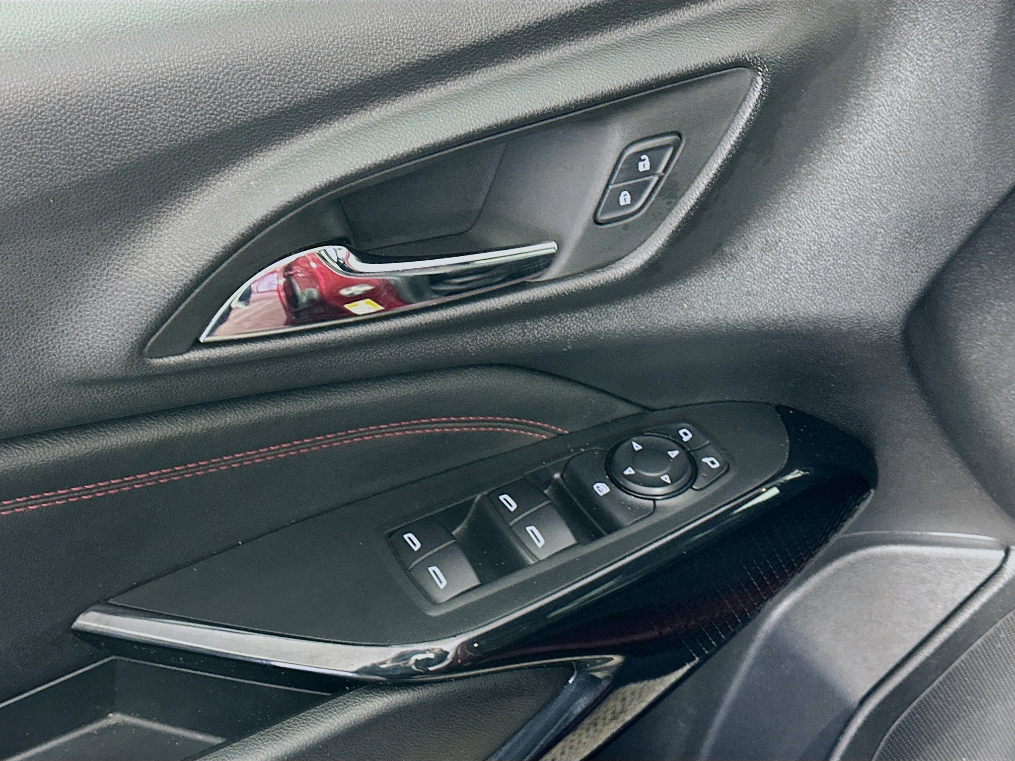 Used 2024 Chevrolet Trax RS w/ Sunroof Package image 15