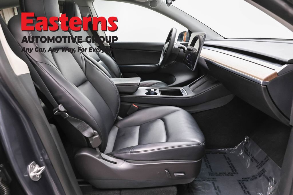 Used 2022 Tesla Model Y Long Range image 21