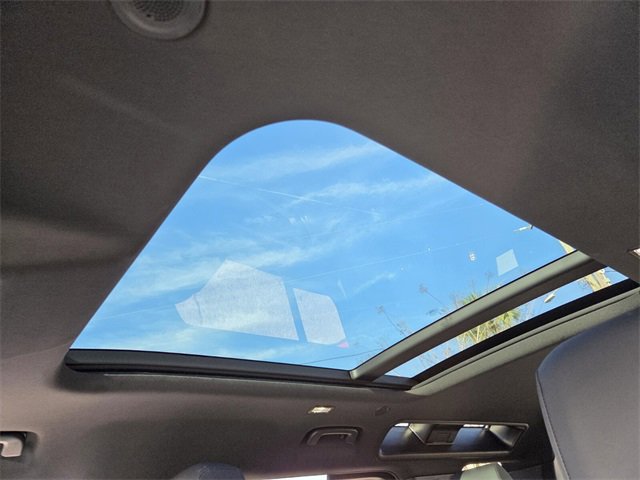 Used 2025 Land Rover Defender 110 S image 12