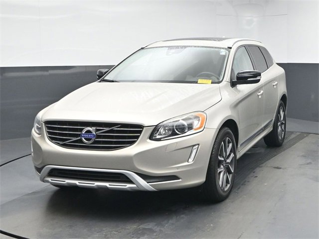 Used 2017 Volvo XC60 T6 Dynamic w/ Preferred Option Package image 3
