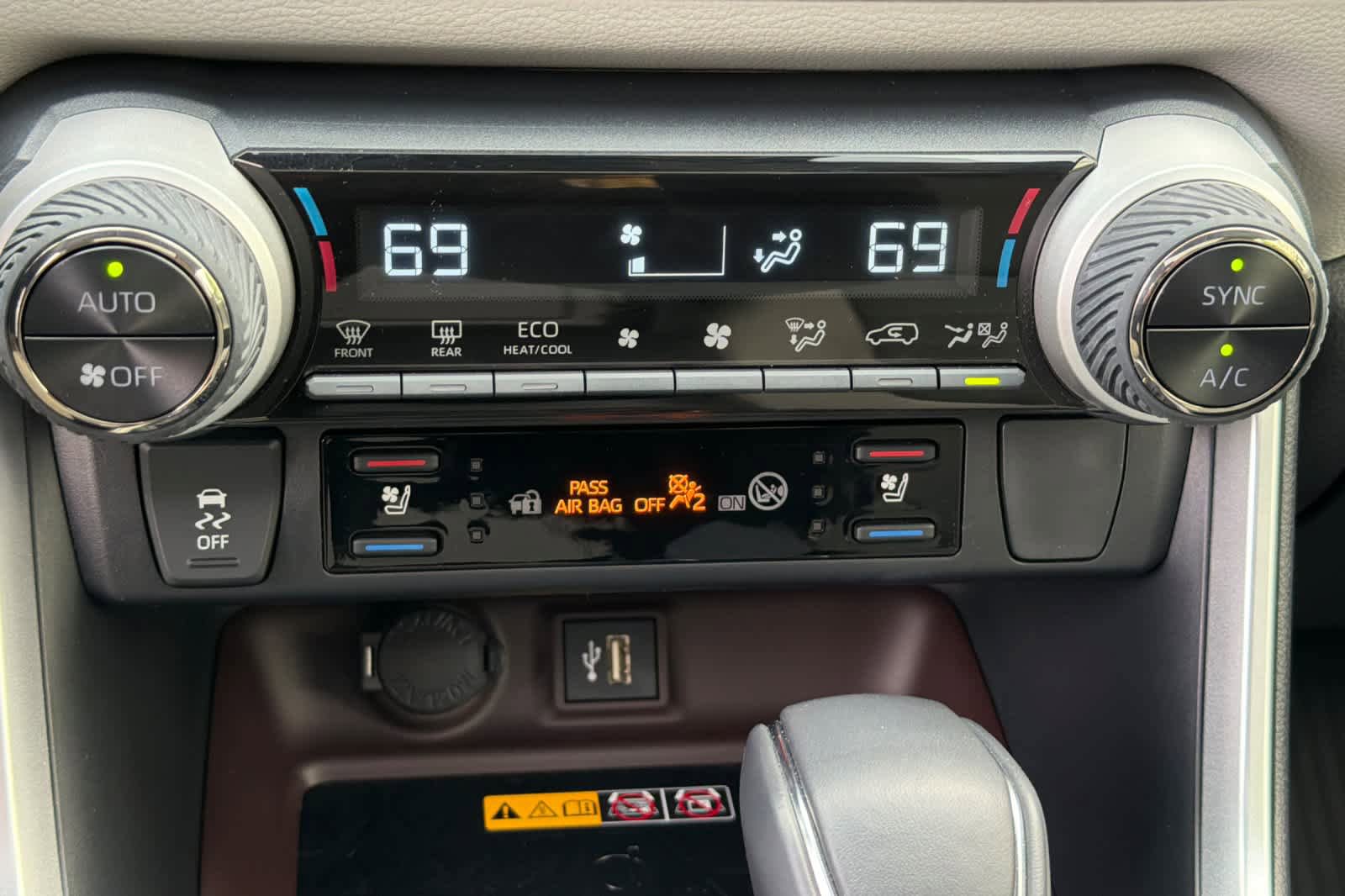 Used 2025 Toyota RAV4 Limited w/ Advanced Technology Package AWD/4WD image 23