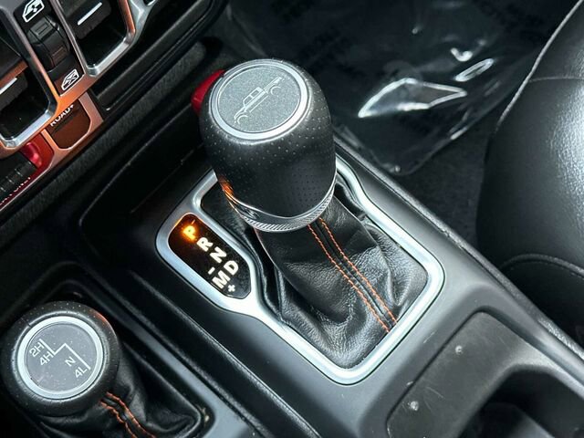 Used 2023 Jeep Gladiator Mojave w/ Cold Weather Group image 25