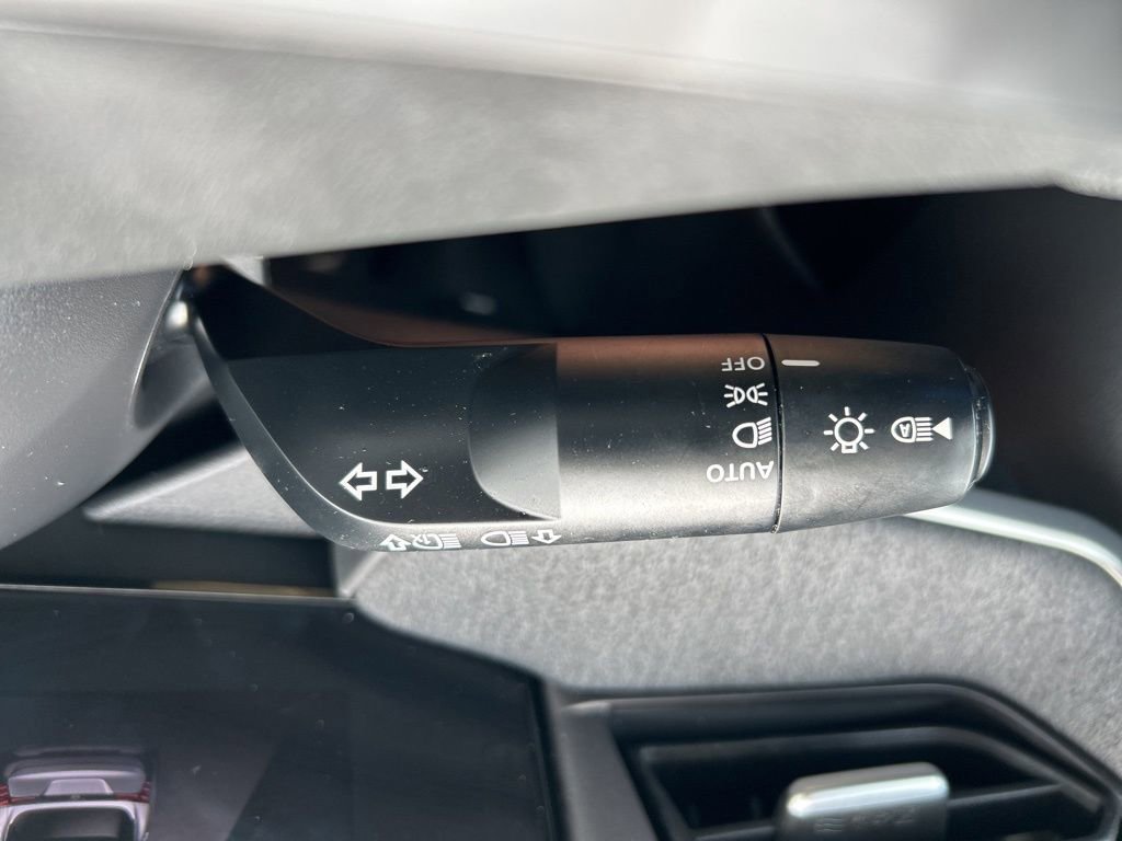 Used 2025 Nissan Kicks SV FWD image 26