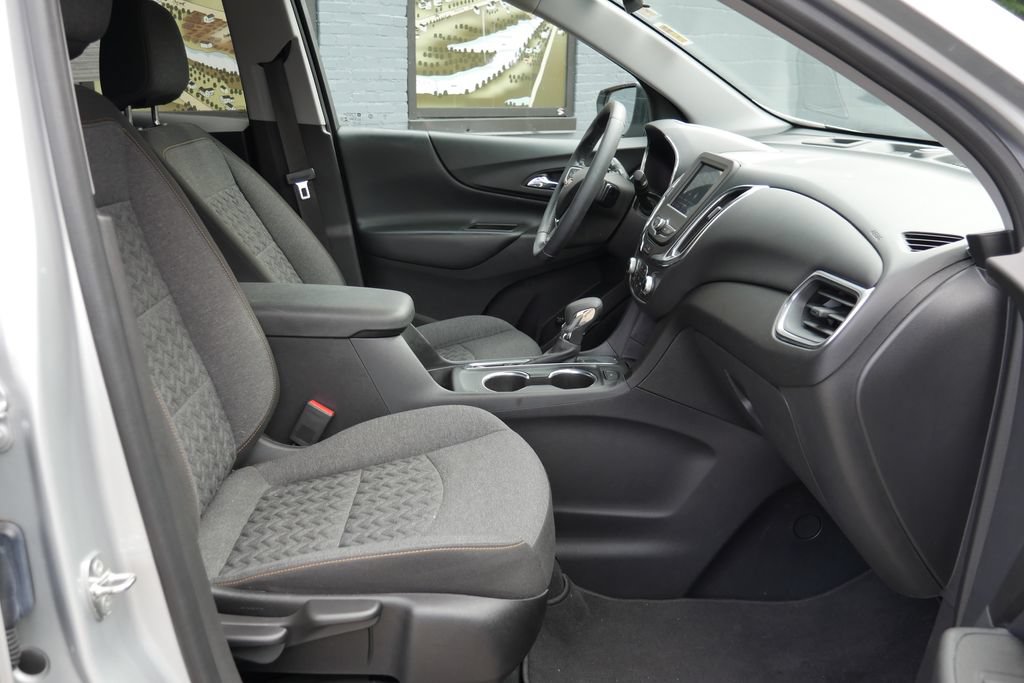 Used 2022 Chevrolet Equinox LT FWD image 9