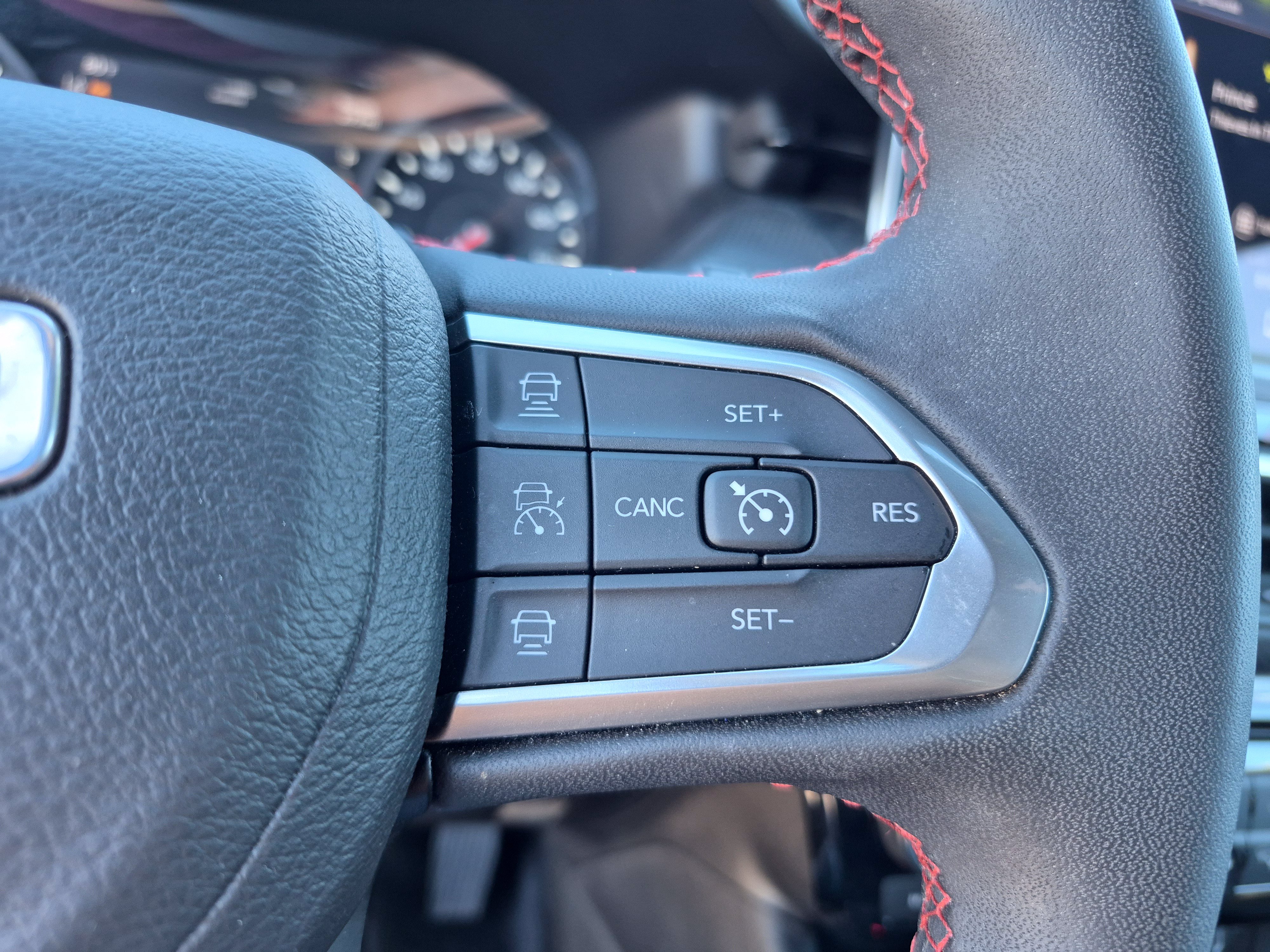 Used 2025 Jeep Compass Trailhawk AWD/4WD image 27