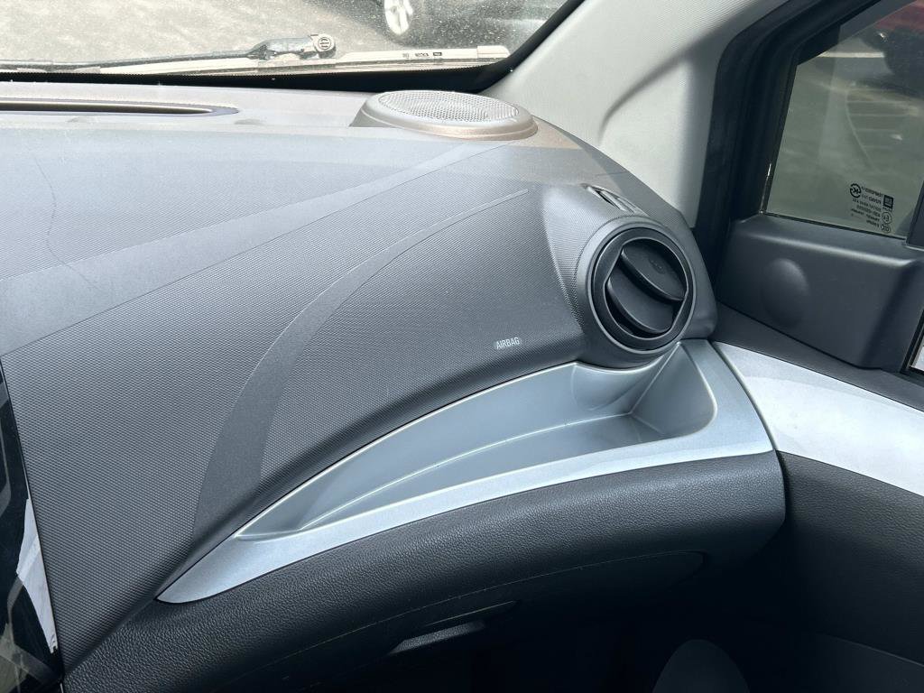 Used 2015 Chevrolet Spark LT image 28