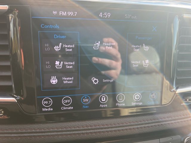 Used 2020 Chrysler Pacifica Limited image 36