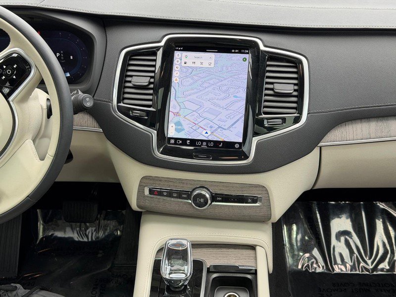 Used 2023 Volvo XC90 B6 Ultimate w/ Protection Package Premier image 14