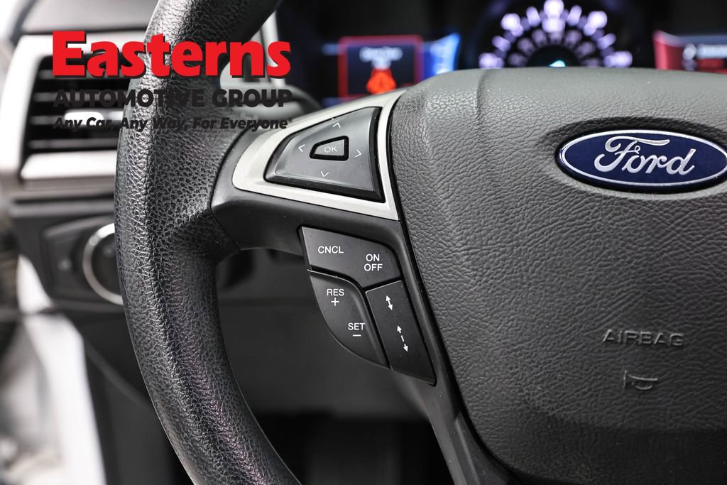 Used 2020 Ford Fusion SE FWD image 14