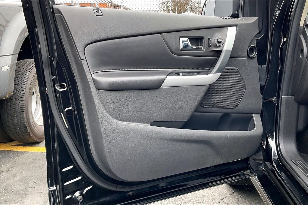 Used 2013 Ford Edge Sport w/ Driver Entry Pkg image 21