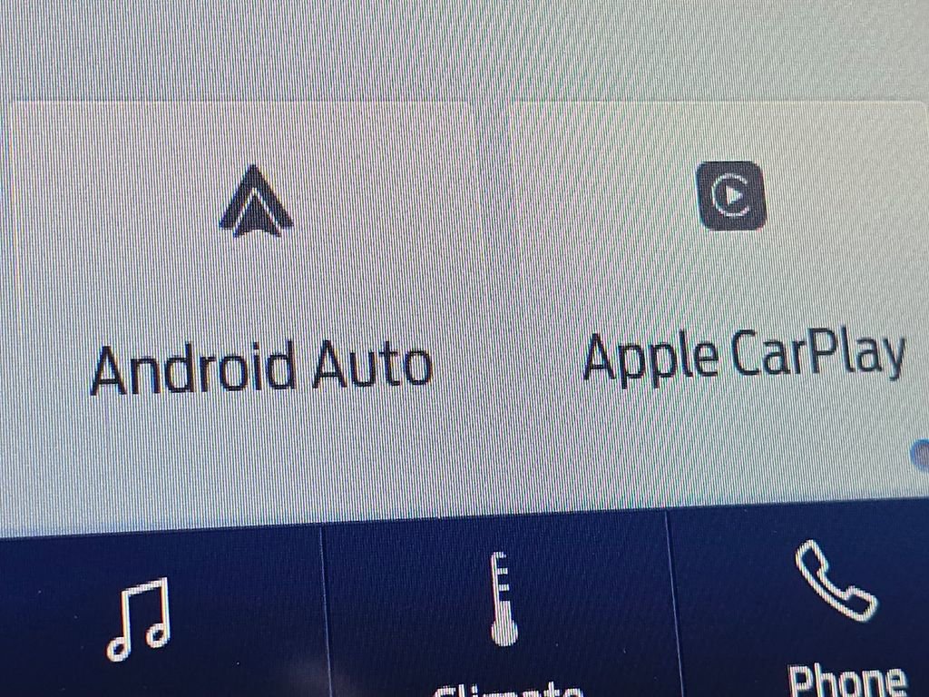 Used 2020 Ford Fusion SE image 4