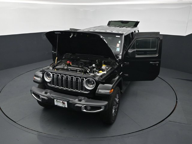 Used 2024 Jeep Wrangler Unlimited Sahara w/ Technology Group AWD/4WD image 26