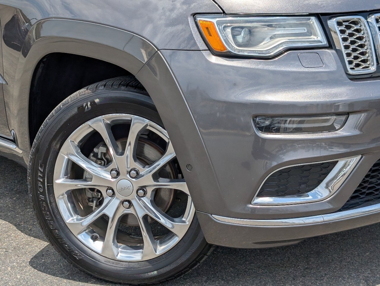 Used 2019 Jeep Grand Cherokee Summit AWD/4WD image 10