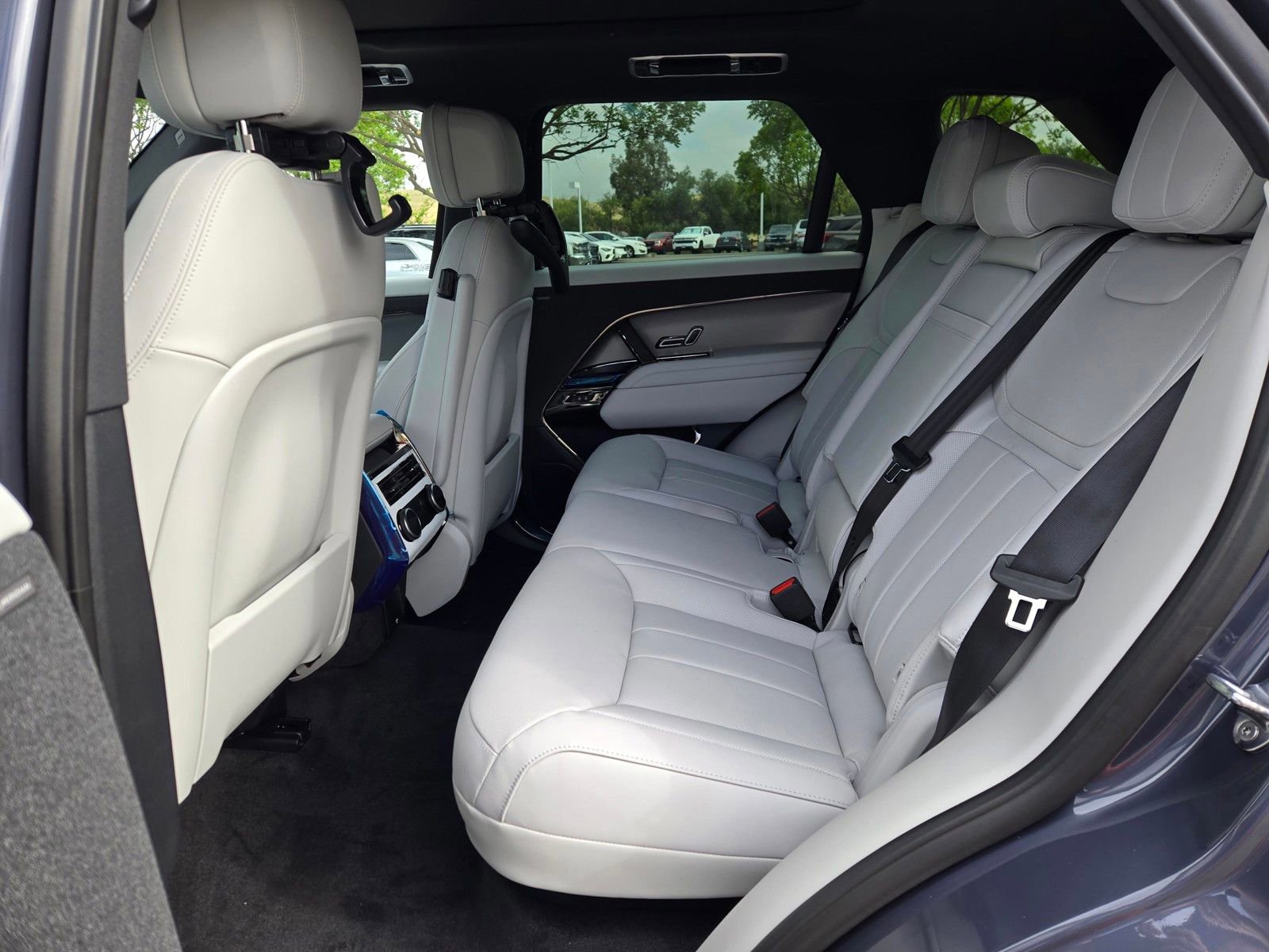 New 2026 Land Rover Range Rover Sport SE AWD/4WD image 7