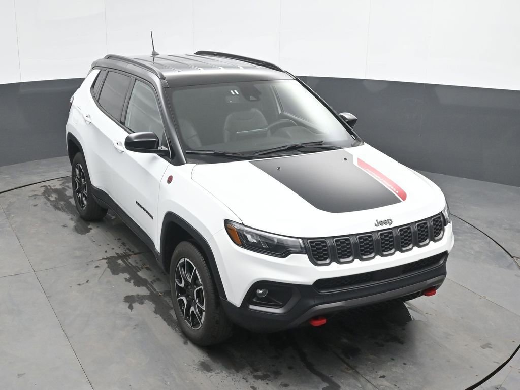 Used 2025 Jeep Compass Trailhawk image 38