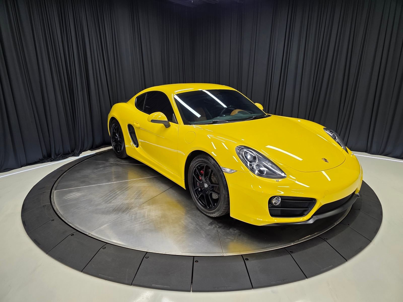 Used 2015 Porsche Cayman RWD image 7
